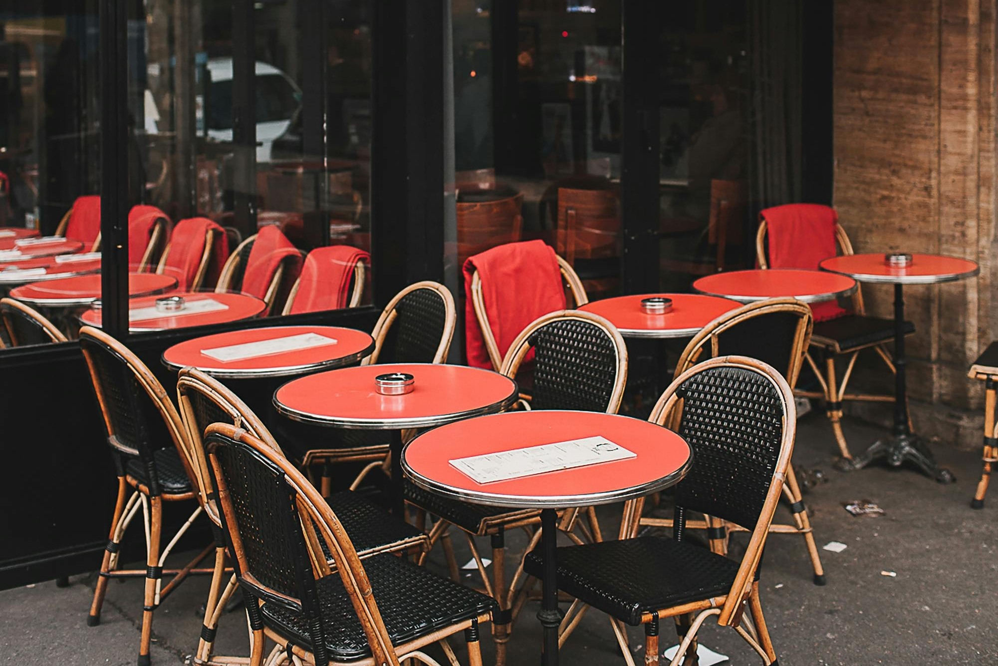 Tai sao nhieu nha hang trong ban van tu choi khach? hinh anh