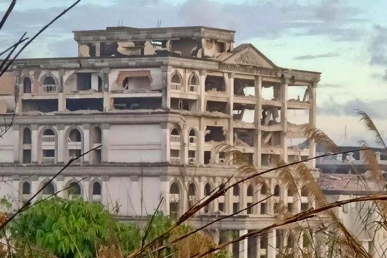 Khach san, can ho Campuchia tan hoang hinh anh