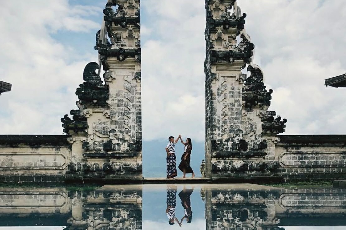 Tai sao anh du lich va thuc te 'mot troi mot vuc'? hinh anh