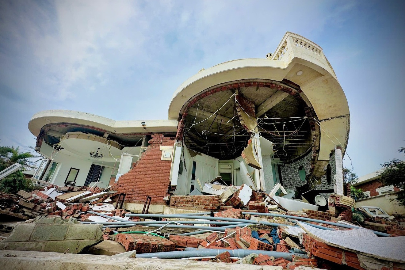 Loat villa ven bien Ha Tinh do sap hinh anh