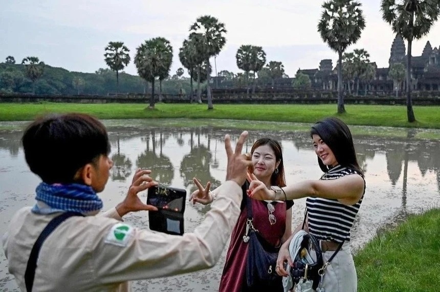 Campuchia gay bat an, Angkor Wat van la tuong dai du lich hinh anh