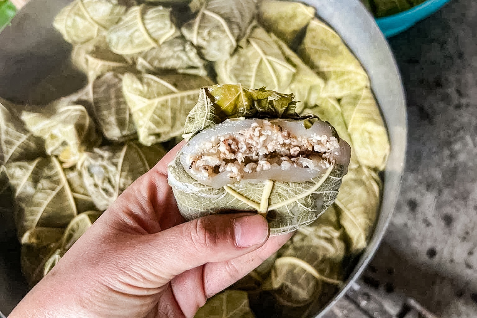 Banh trung kien co gi ma gay 'sot' mang xa hoi? hinh anh