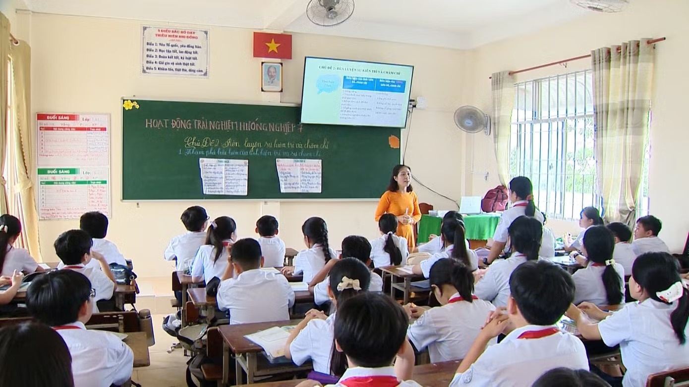 Can Tho dua tieng Anh thanh ngon ngu thu hai trong truong hinh anh