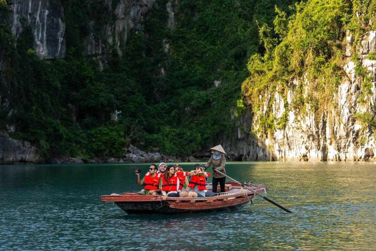 Du khach Duc: Bai Tu Long 'dep chua tung thay' hinh anh