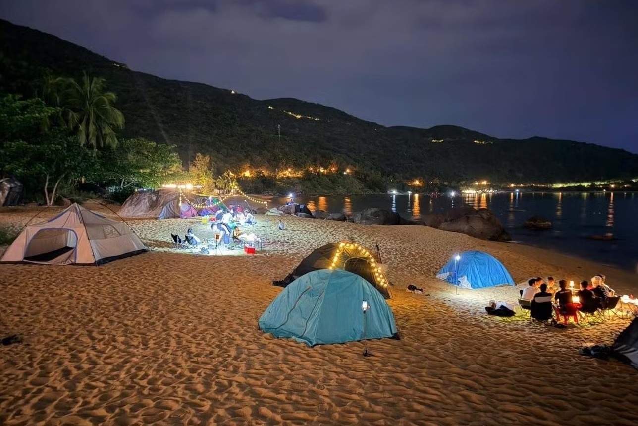 Thao do leu trai qua dem trai phep tren ban dao Son Tra hinh anh