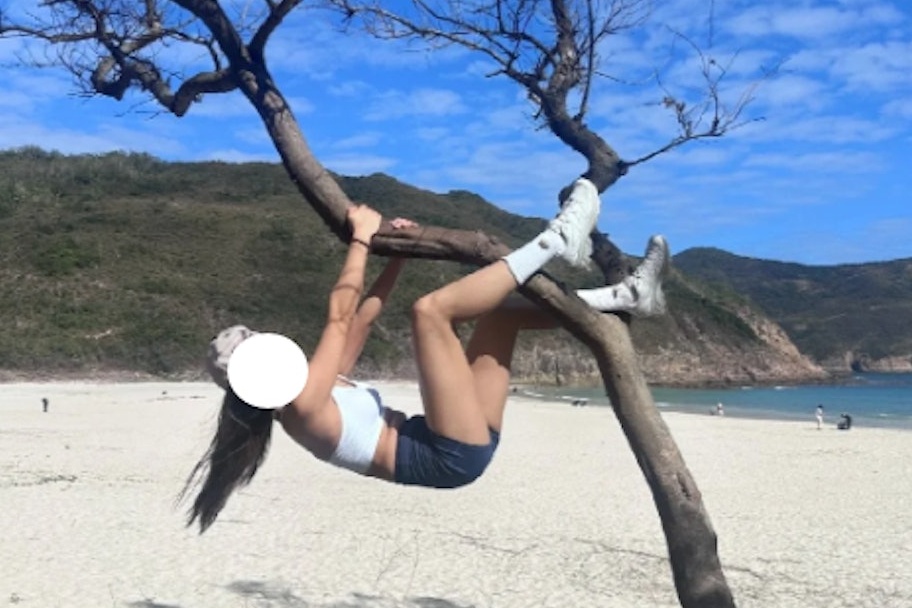 Bat luc truoc trao luu vat veo om cay chup anh o Hong Kong hinh anh