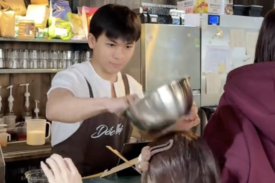 Video 'dien' canh nhan vien danh khach cua quan ca phe tai Da Lat hinh anh