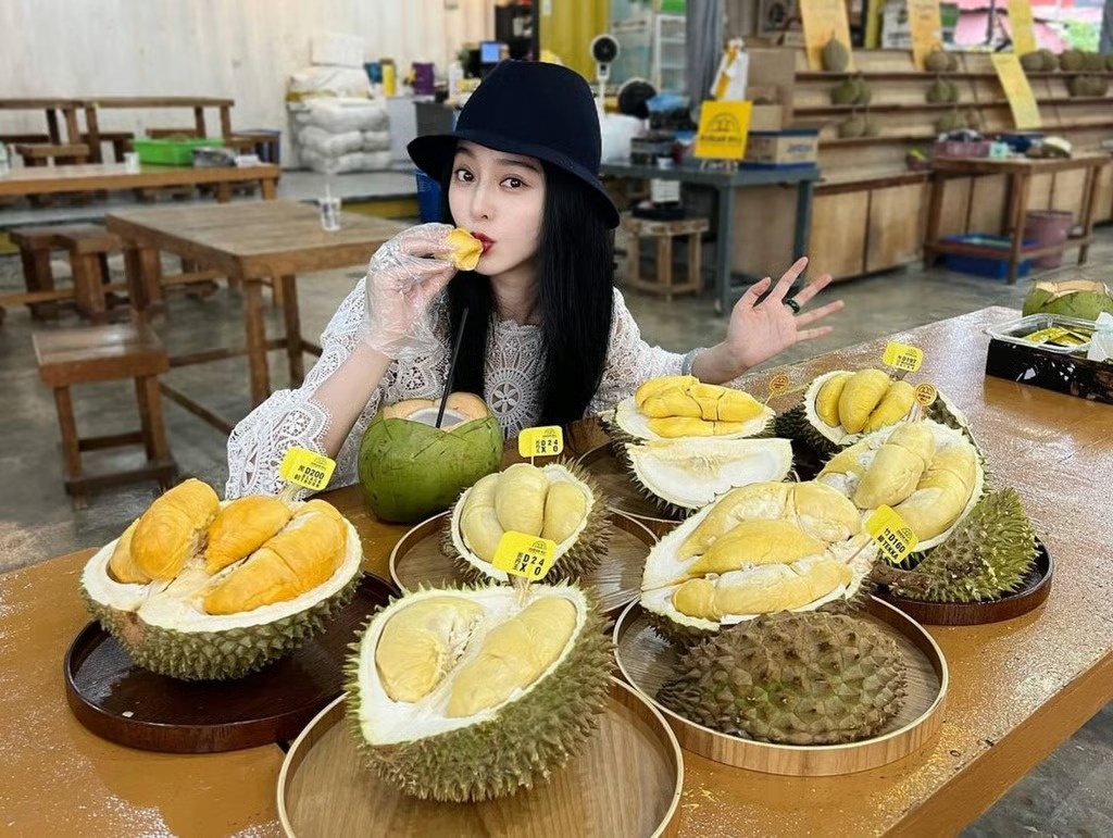 Khach Trung Quoc do sang Malaysia dong chua tung thay hinh anh