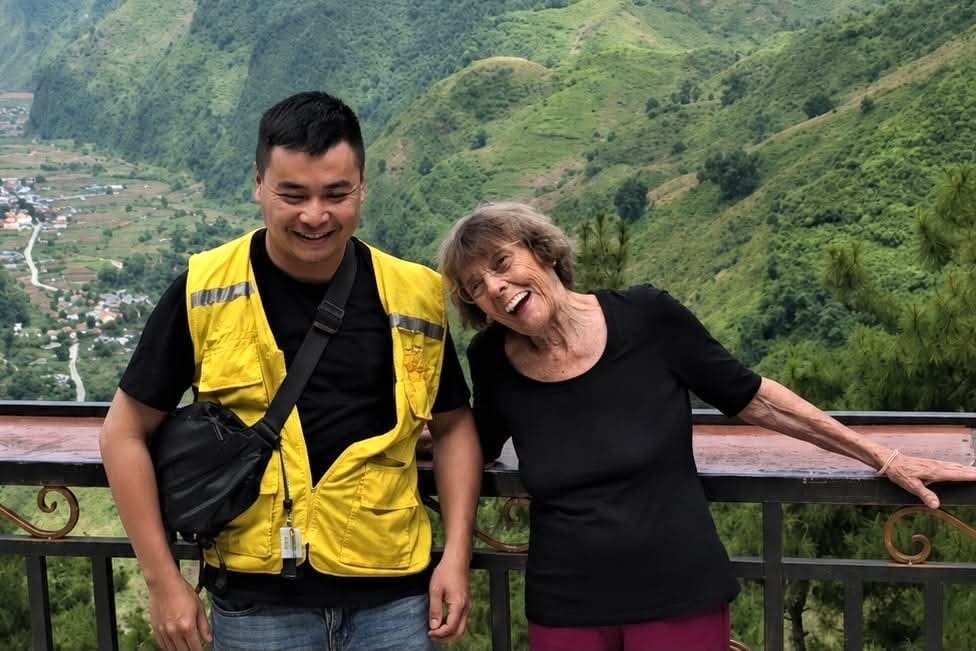 Cụ bà 83 tuổi một mình vượt 9.000 km từ Hà Lan đến Hà Giang