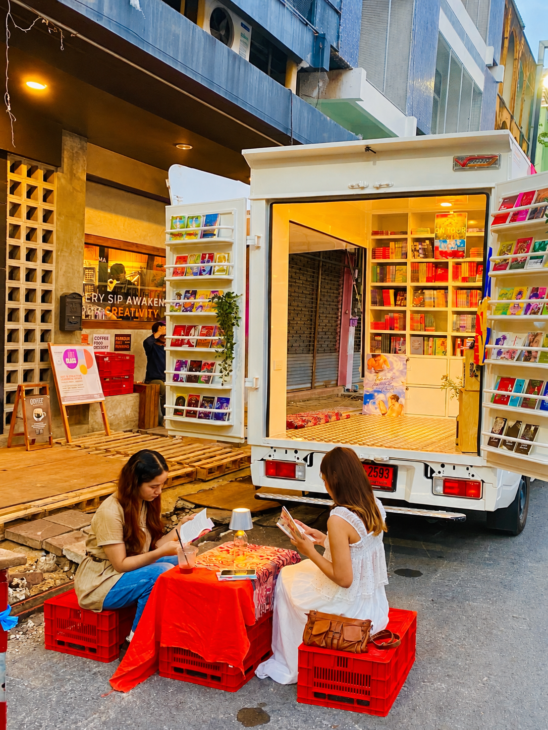Hiệu sách ảnh 7 Hiệu sách ảnh 7