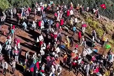 'Đại hội' leo núi Tà Chì Nhù