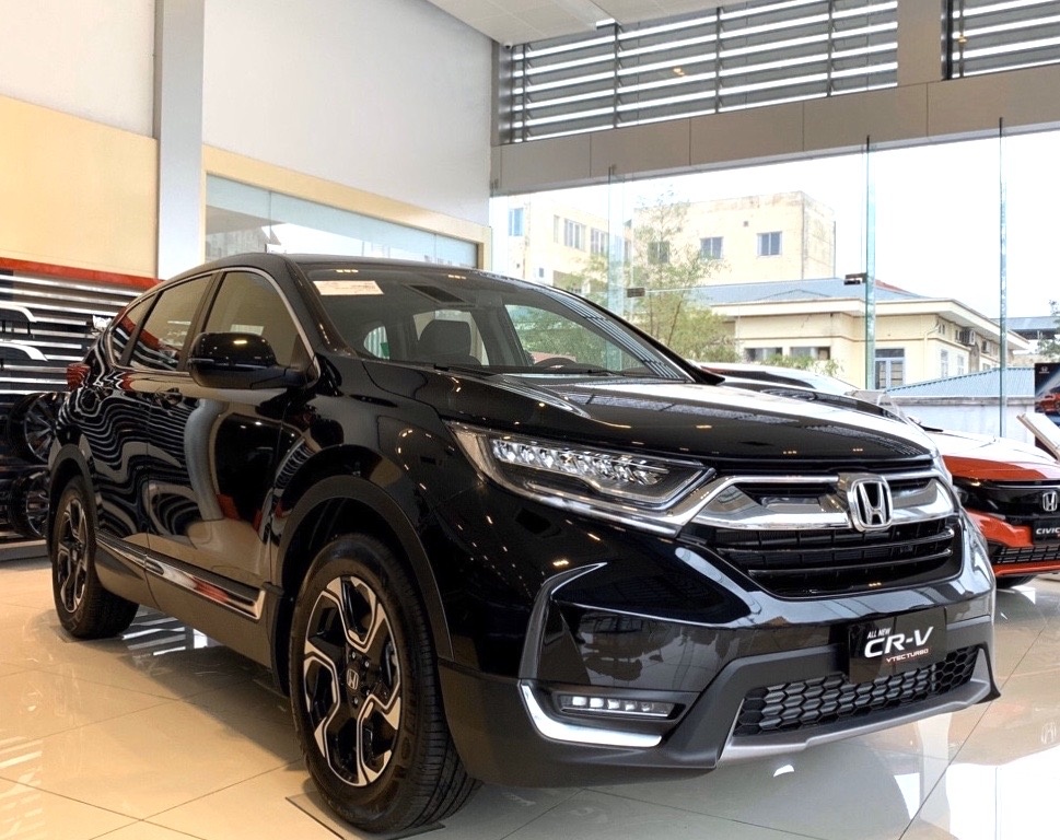 Gia lien tuc giam, thi truong oto van cho chuyen thue, phi hinh anh