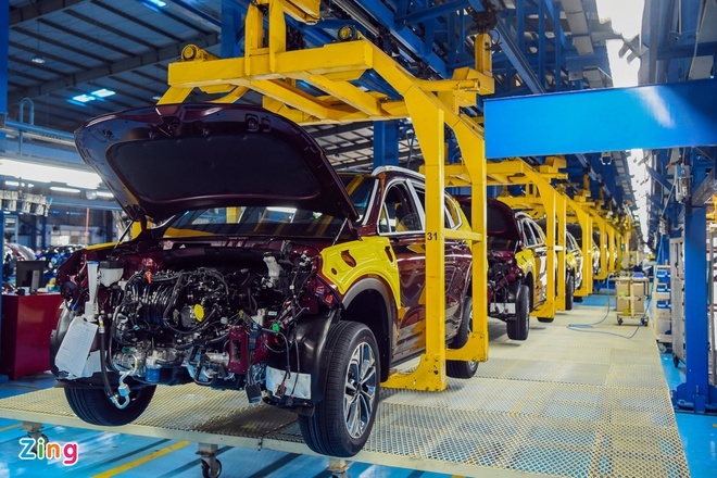 Luong ton kho lon,  gia oto dong loat giam manh anh 1