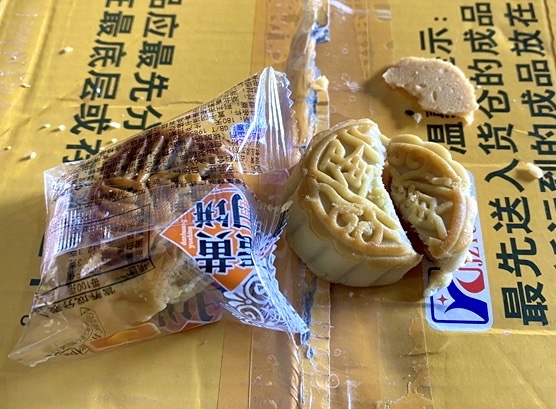 Banh trung thu Trung Quoc gia re tran ve Viet Nam hinh anh