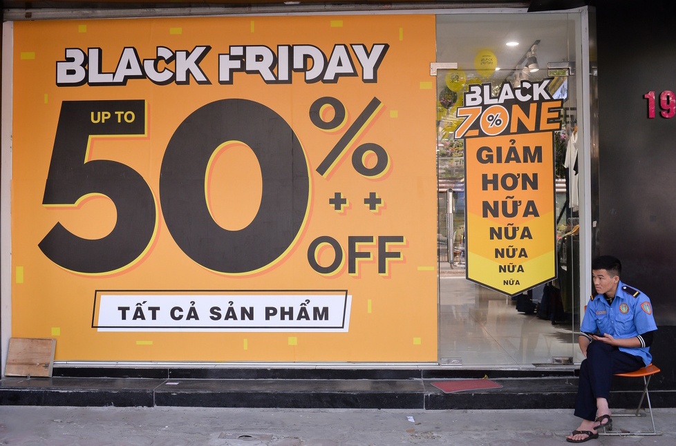 Black Friday va nhung cai bay hinh anh