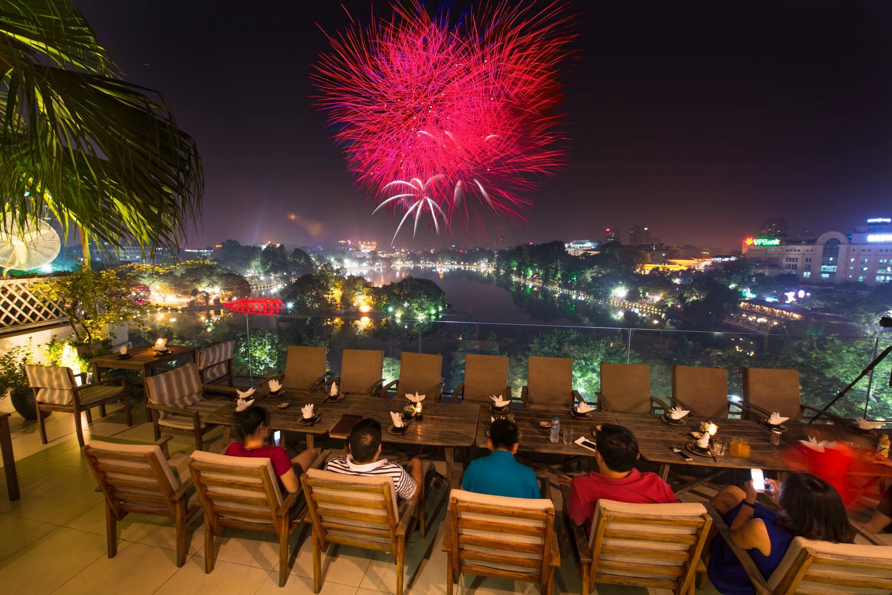 2 trieu dong/cho xem phao hoa giao thua anh 2