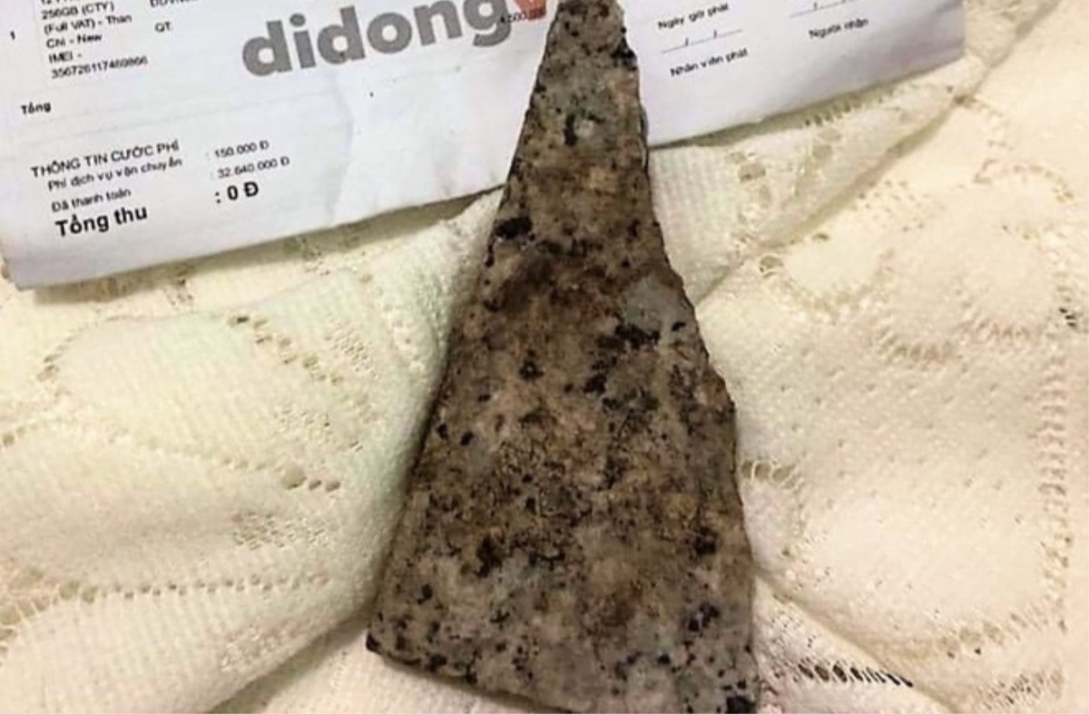 Vi sao nguoi mua iPhone lai nhan duoc gach da? hinh anh