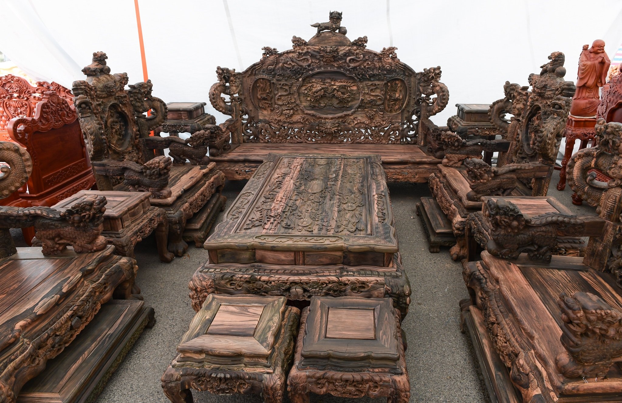 Bo ban ghe go Nu Khao gan 3 ty dong o Ha Noi anh 8