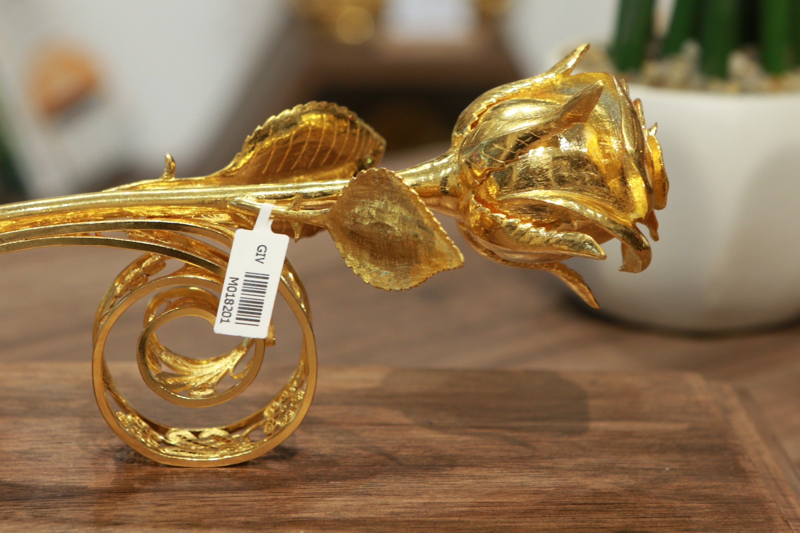 Chi 330 trieu dong duc hoa hong vang lam qua tang ngay 8/3 hinh anh