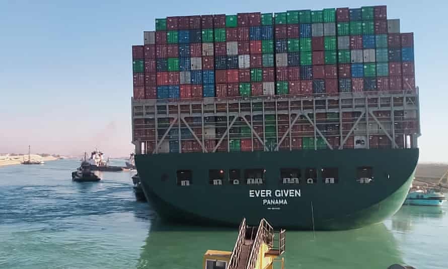 Gia cuoc van tai tang vot vi su co kenh dao Suez hinh anh