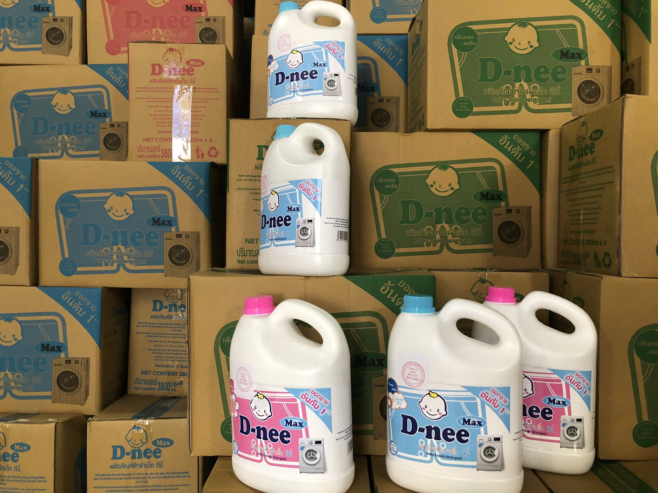 San xuat nuoc giat gia mao thuong hieu Dnee anh 1