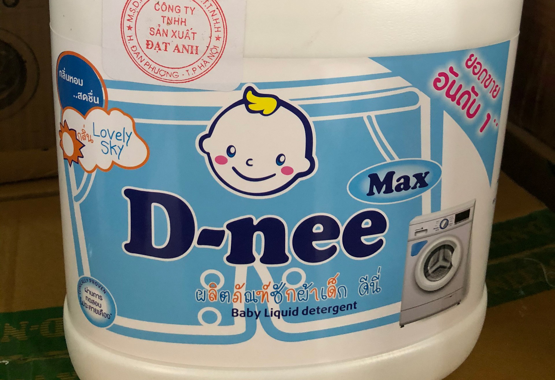 San xuat nuoc giat gia mao ban gia 70.000 dong mot thung hinh anh