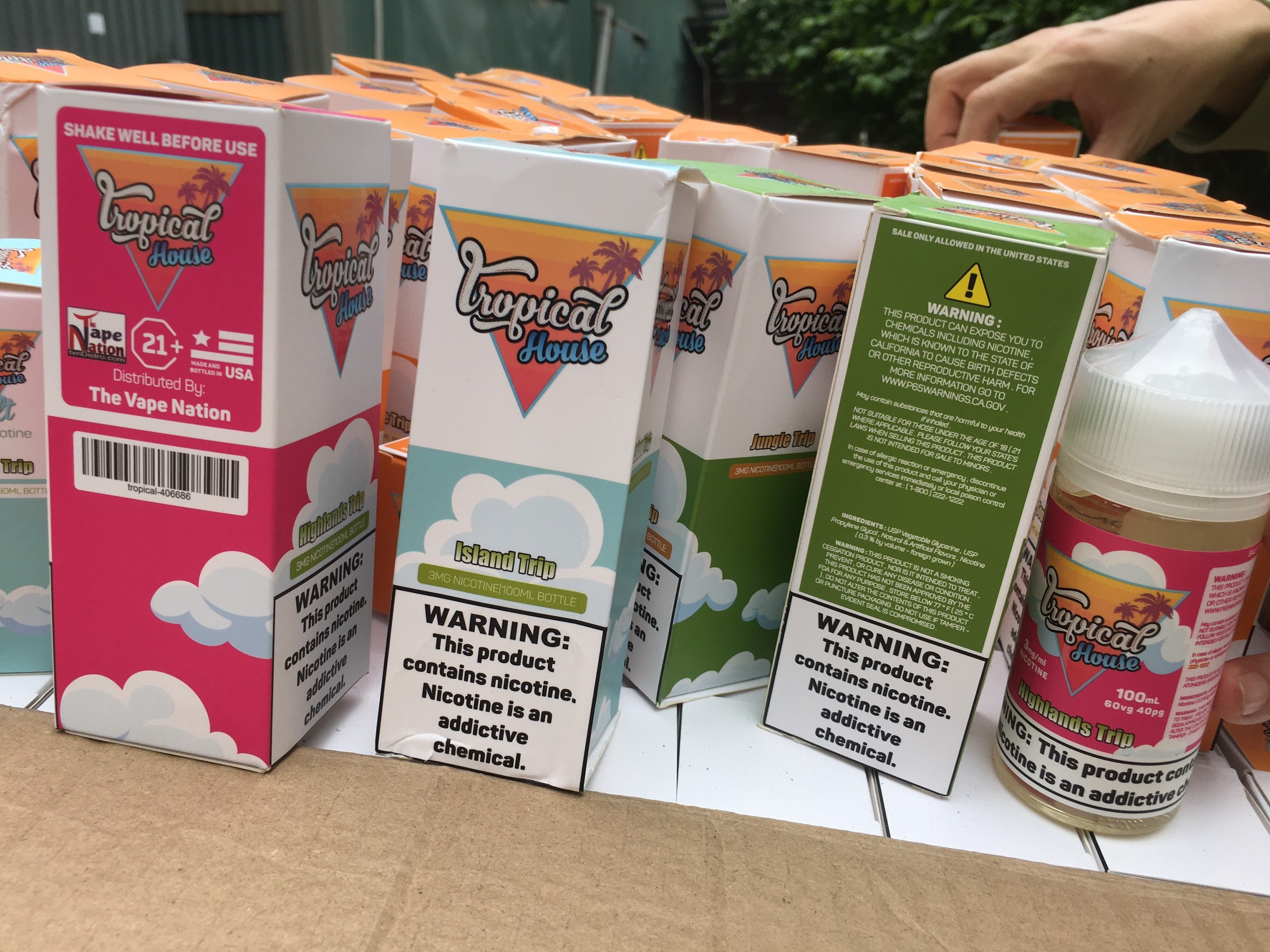 Thu giu gan 14.000 lo tinh dau thuoc la dien tu tai Ha Noi hinh anh