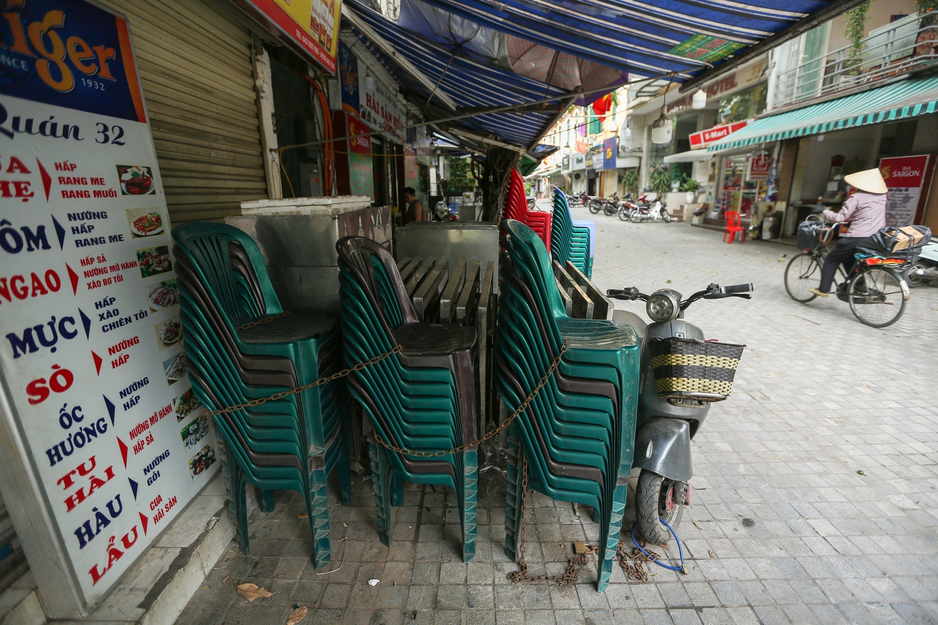 Ha Noi noi long cac dich vu anh 2