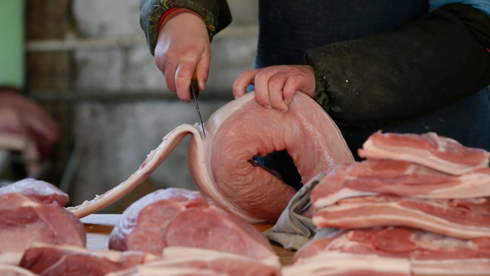 Lon hoi con 59.000 dong/kg, gia thit tai cho van cao gap 3 hinh anh