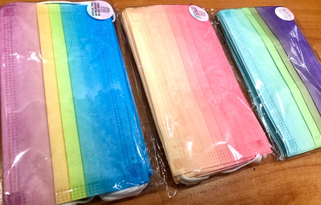 Khau trang y te noi dia Trung Quoc tran lan tren mang hinh anh