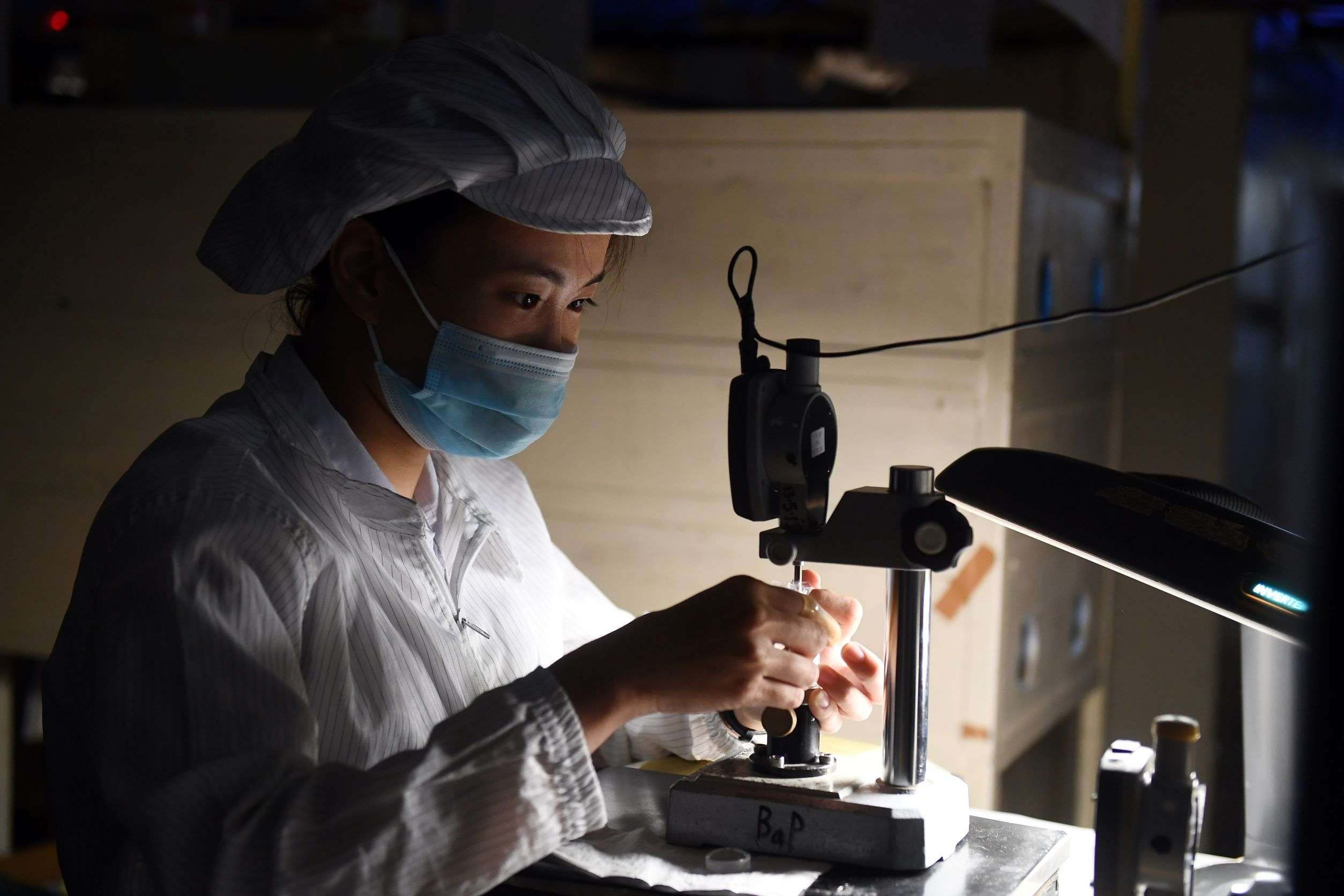 lo hong 3 tai cho anh 1