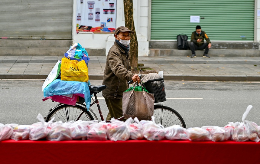 Ai duoc ho tro trong goi 26.000 ty dong cua Chinh phu? hinh anh