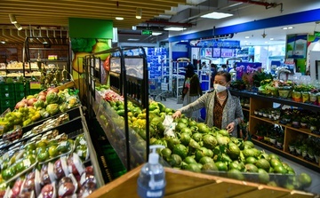 Luong hang thuc pham ve TP.HCM tang manh hinh anh
