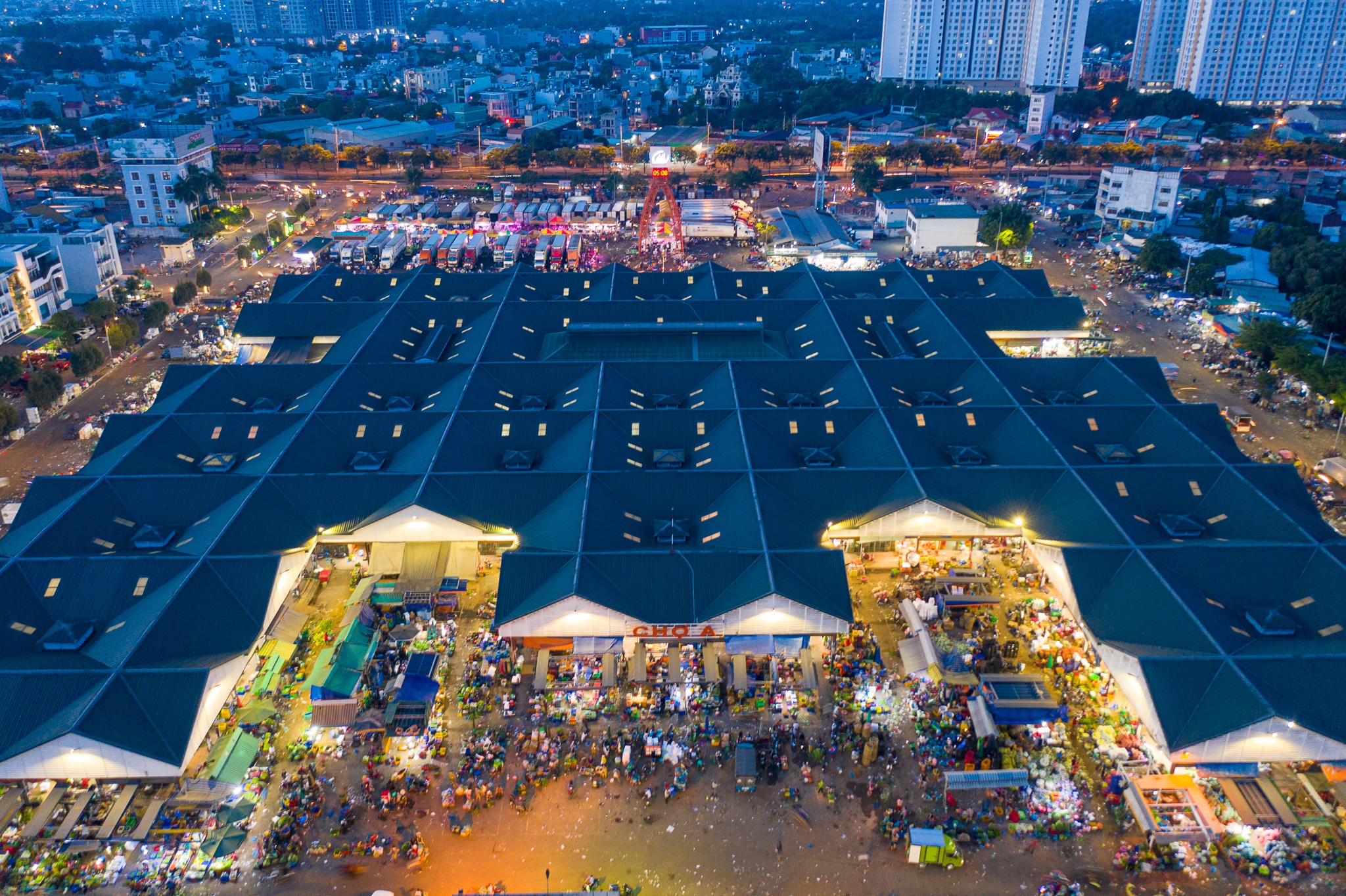 Cho dau moi Thu Duc, Hoc Mon rao riet mo diem trung chuyen hinh anh