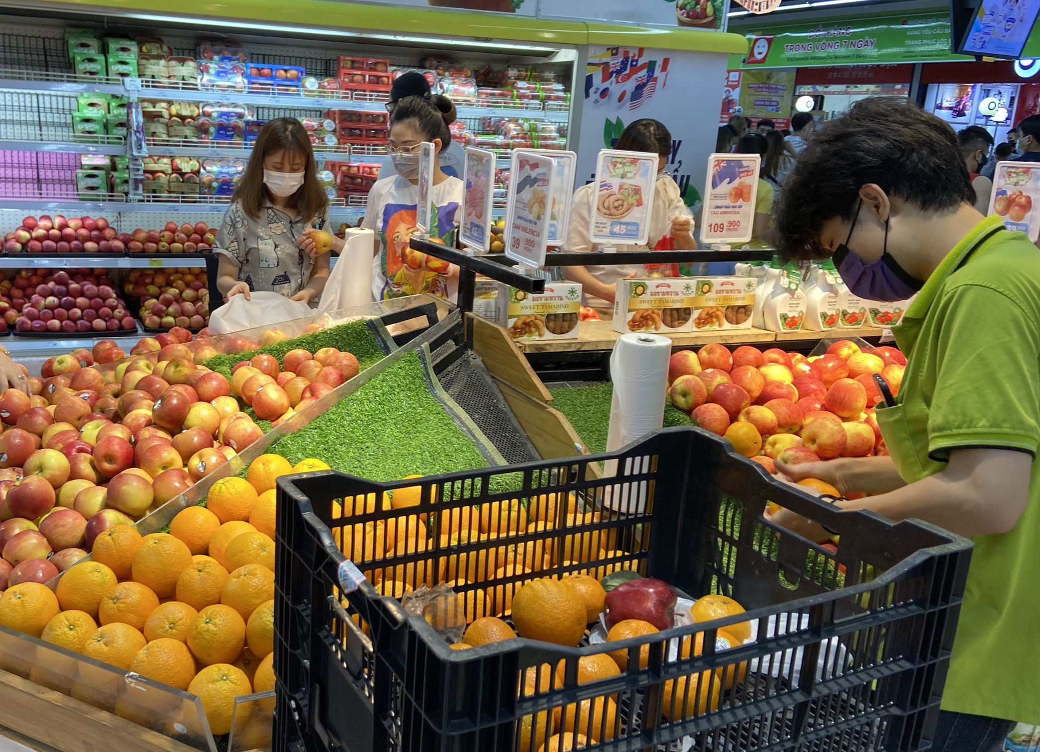 Nguoi Ha Noi do di mua sam, So Cong Thuong noi khong thieu hang hinh anh