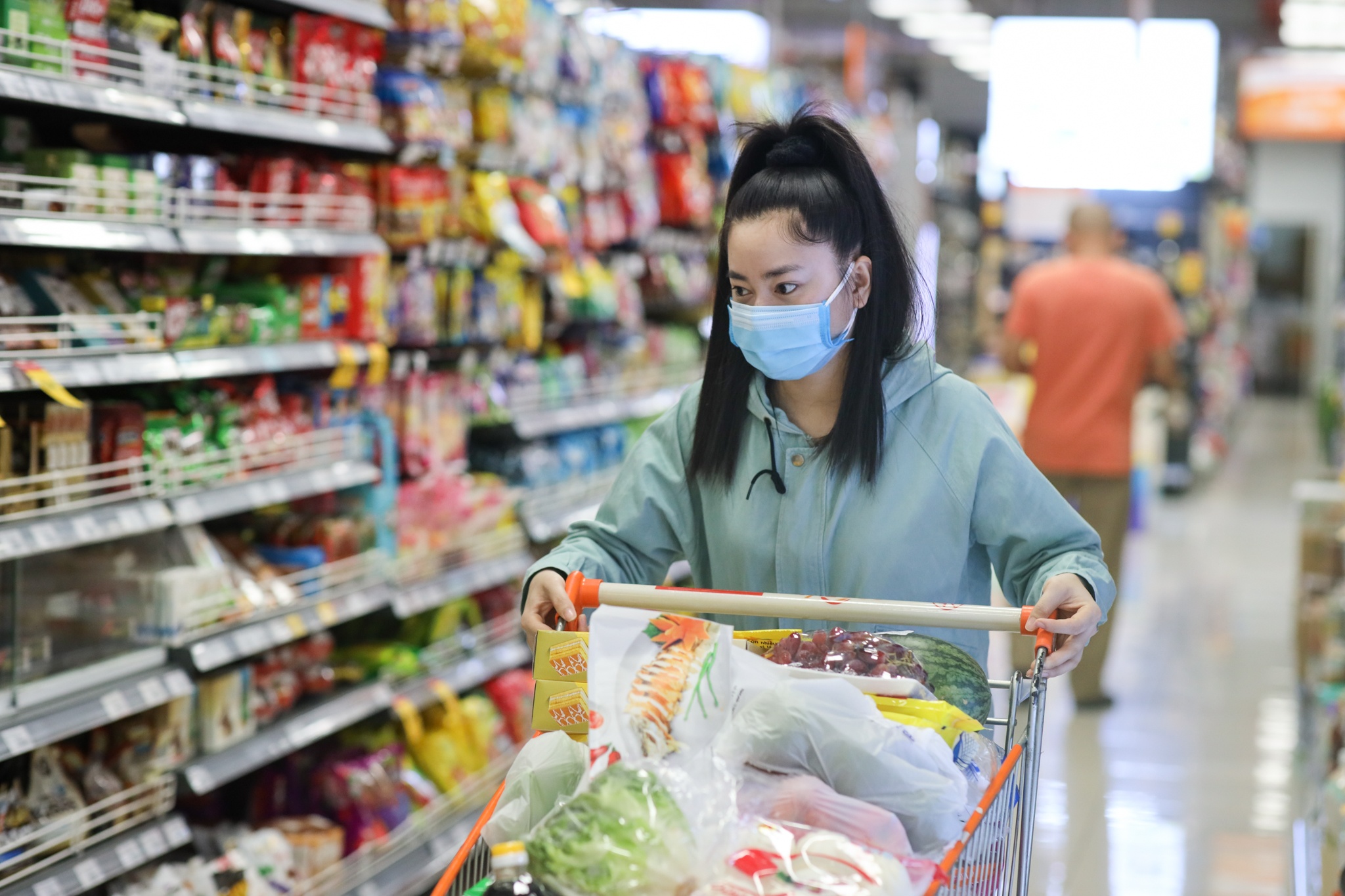 Hai bo truong cam ket khong de 19 dia phuong phia Nam thieu hang hoa hinh anh