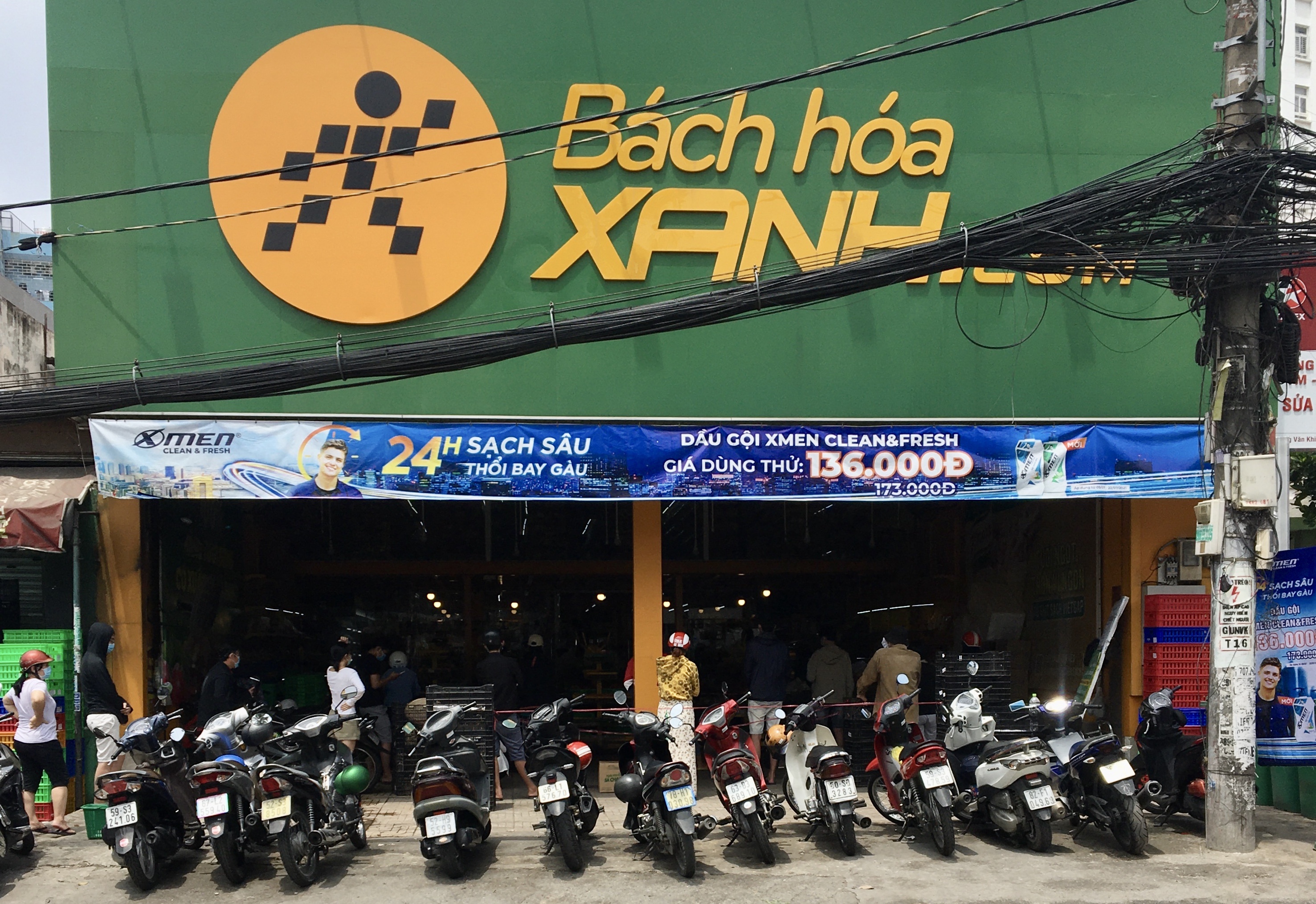 Quan ly thi truong kiem tra cua hang Bach Hoa Xanh o TP.HCM hinh anh