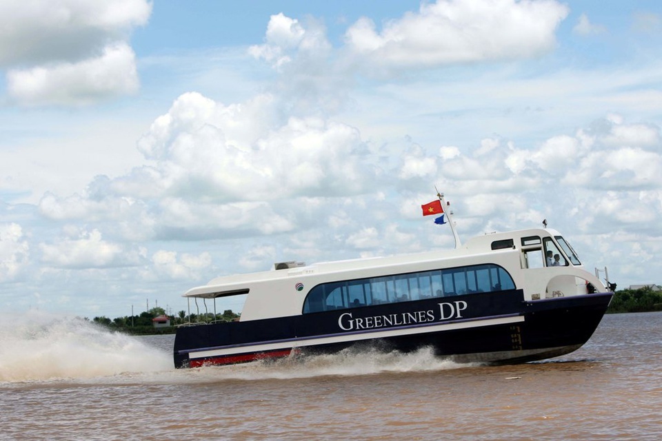 Gap rut van chuyen rau cu tu mien Tay ve TP.HCM bang tau cao toc hinh anh