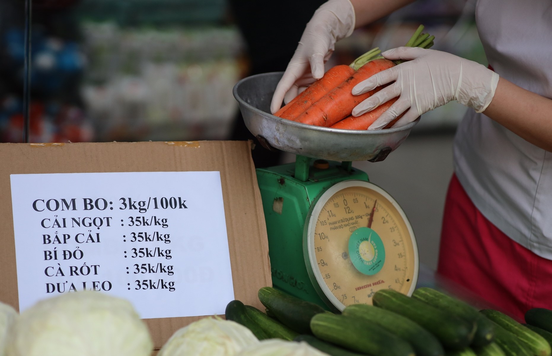 Ngoai sieu thi, nguoi dan TP.HCM co the mua rau cu, thit ca o dau? hinh anh