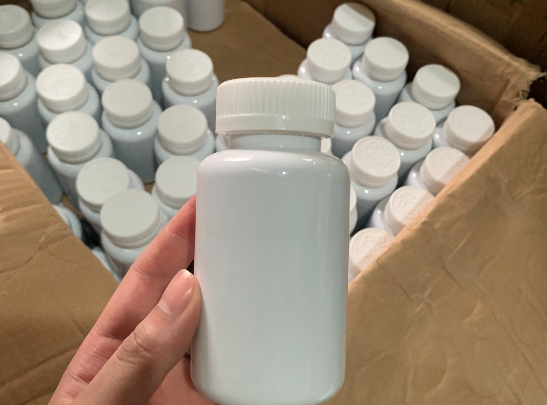 Ban thuoc dong y gia kiem 200 trieu dong/ngay anh 1