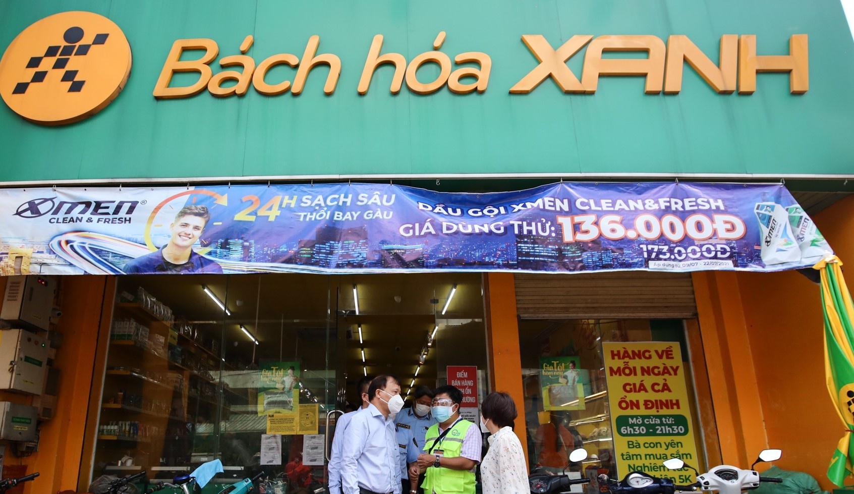 Them 3 cua hang Bach Hoa Xanh bi lap bien ban hinh anh