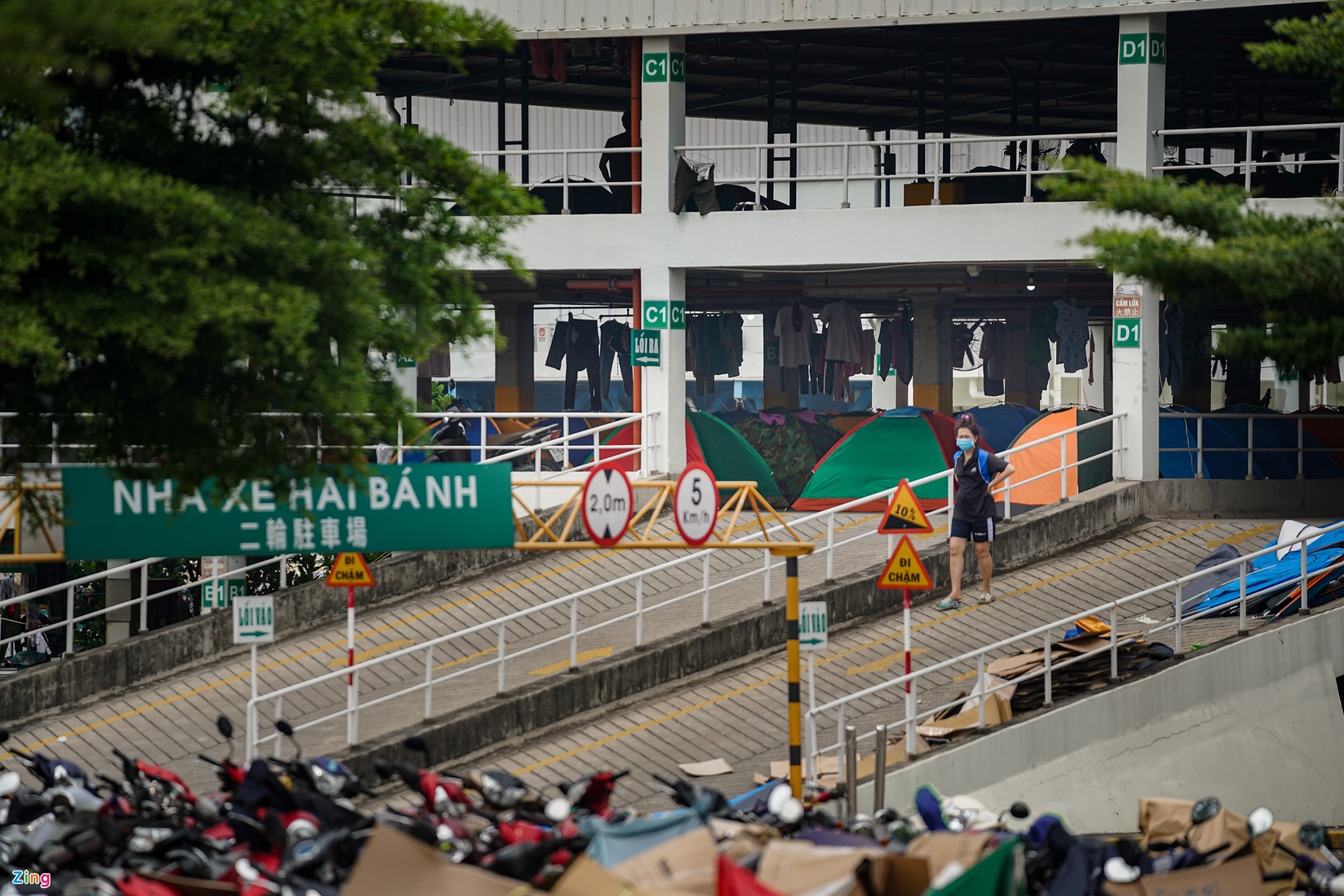 ngừng cho công nhân về nhà ảnh 1 ngung cho cong nhan ve nha anh 1