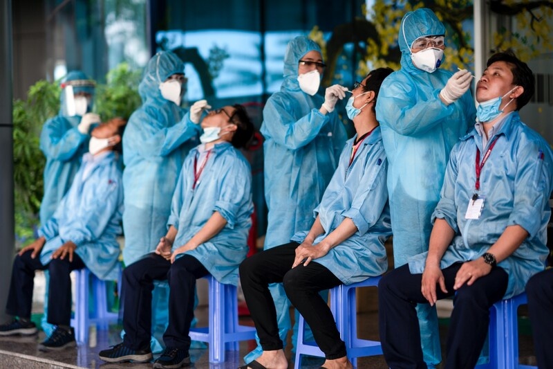 TP.HCM de xuat mien phi xet nghiem Covid-19 cho doanh nghiep hinh anh