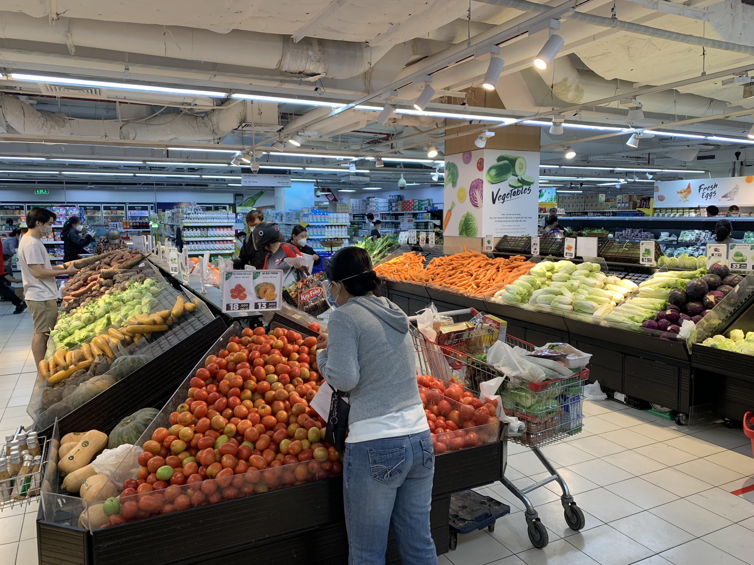 keo nhau di mua thuc pham du tru anh 4