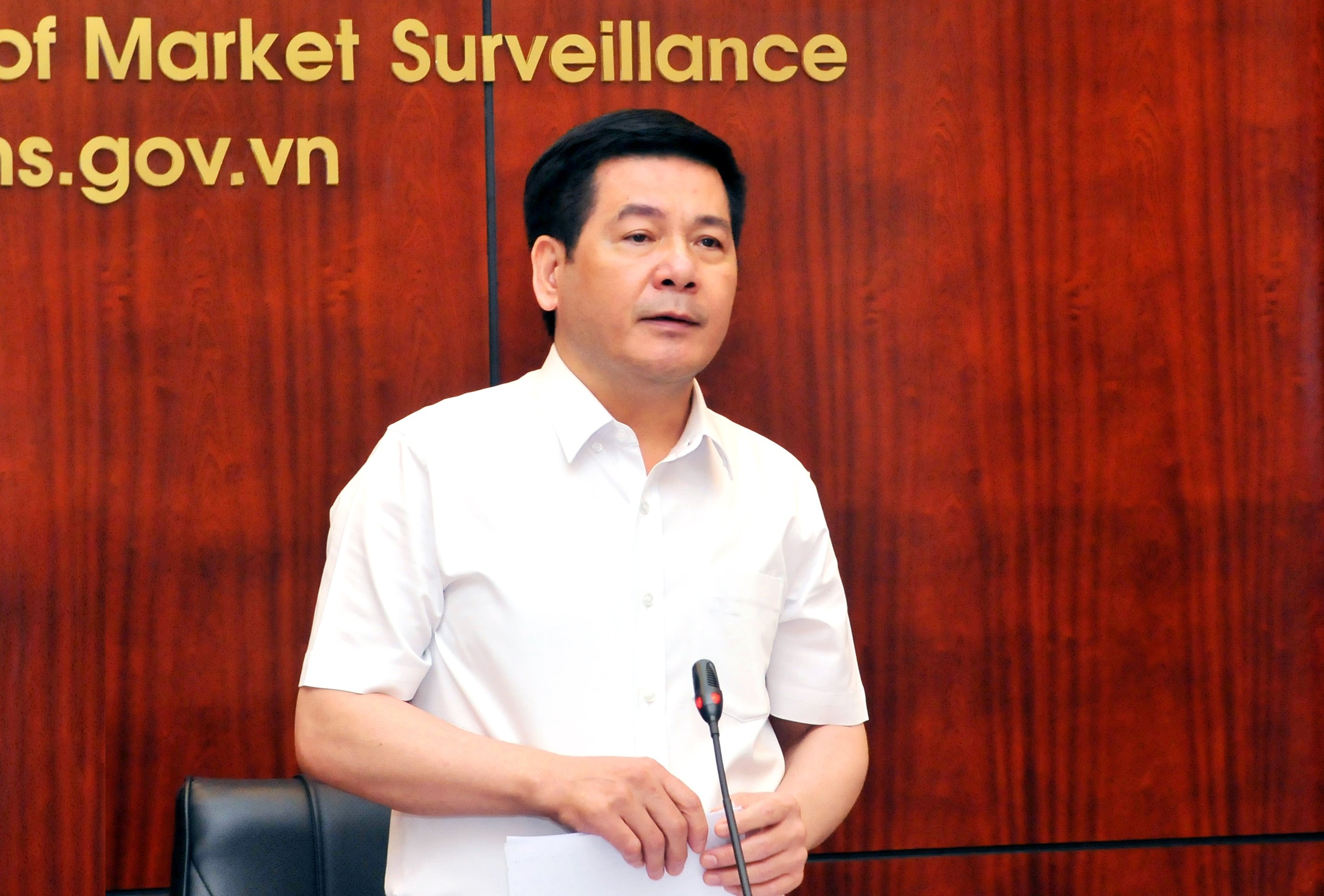 can bo quan ly thi truong bi bat anh 1