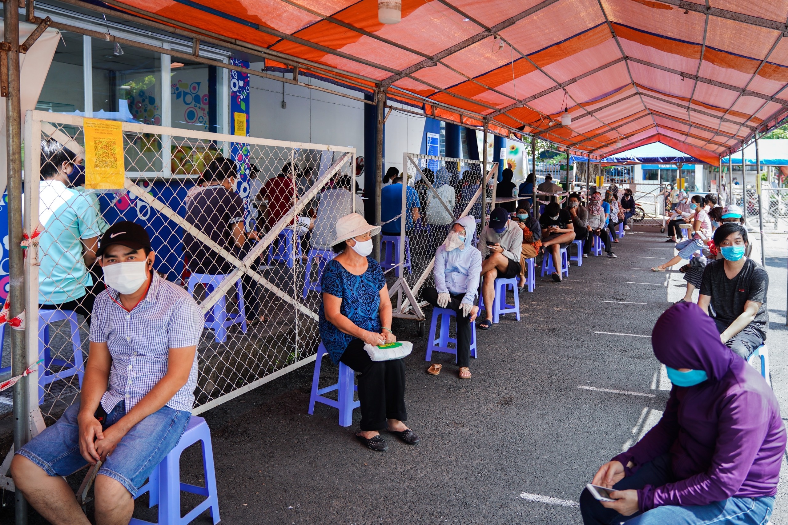 di sieu thi tu 4h sang anh 3