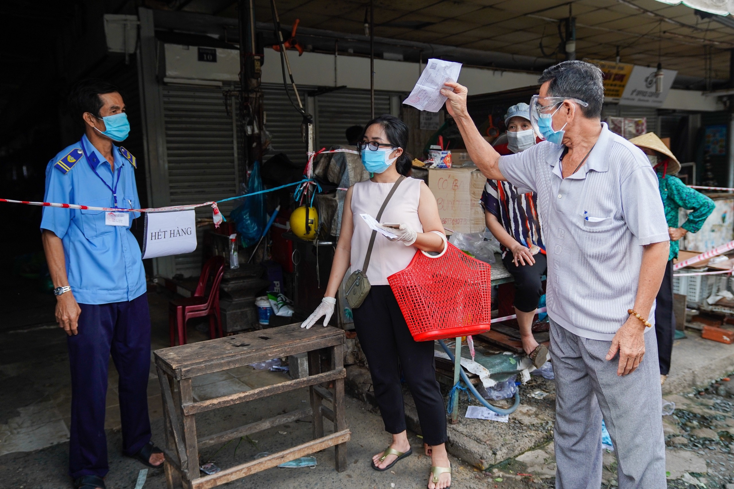 di sieu thi tu 4h sang anh 18