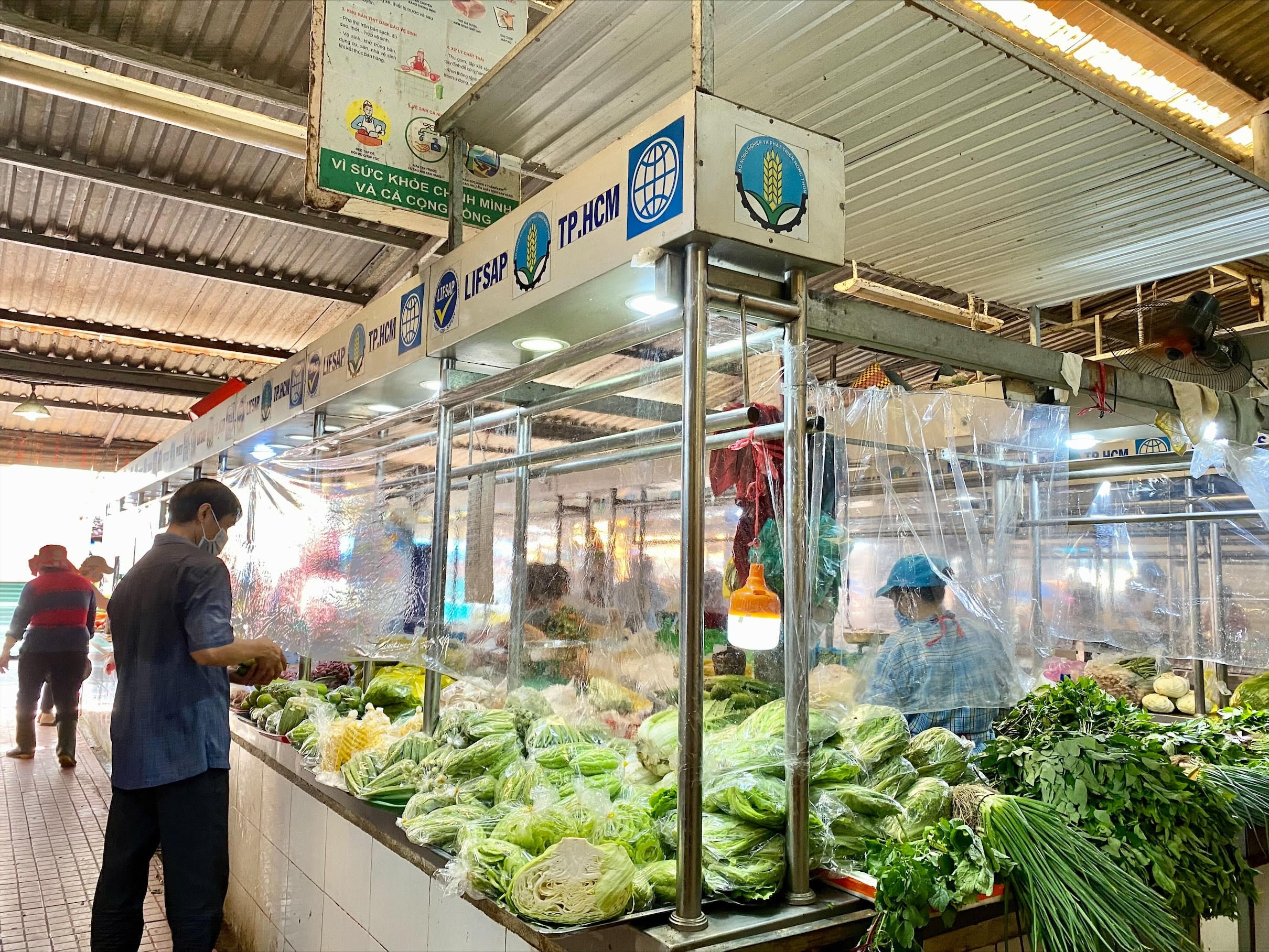 gia thuc pham lai tang anh 1