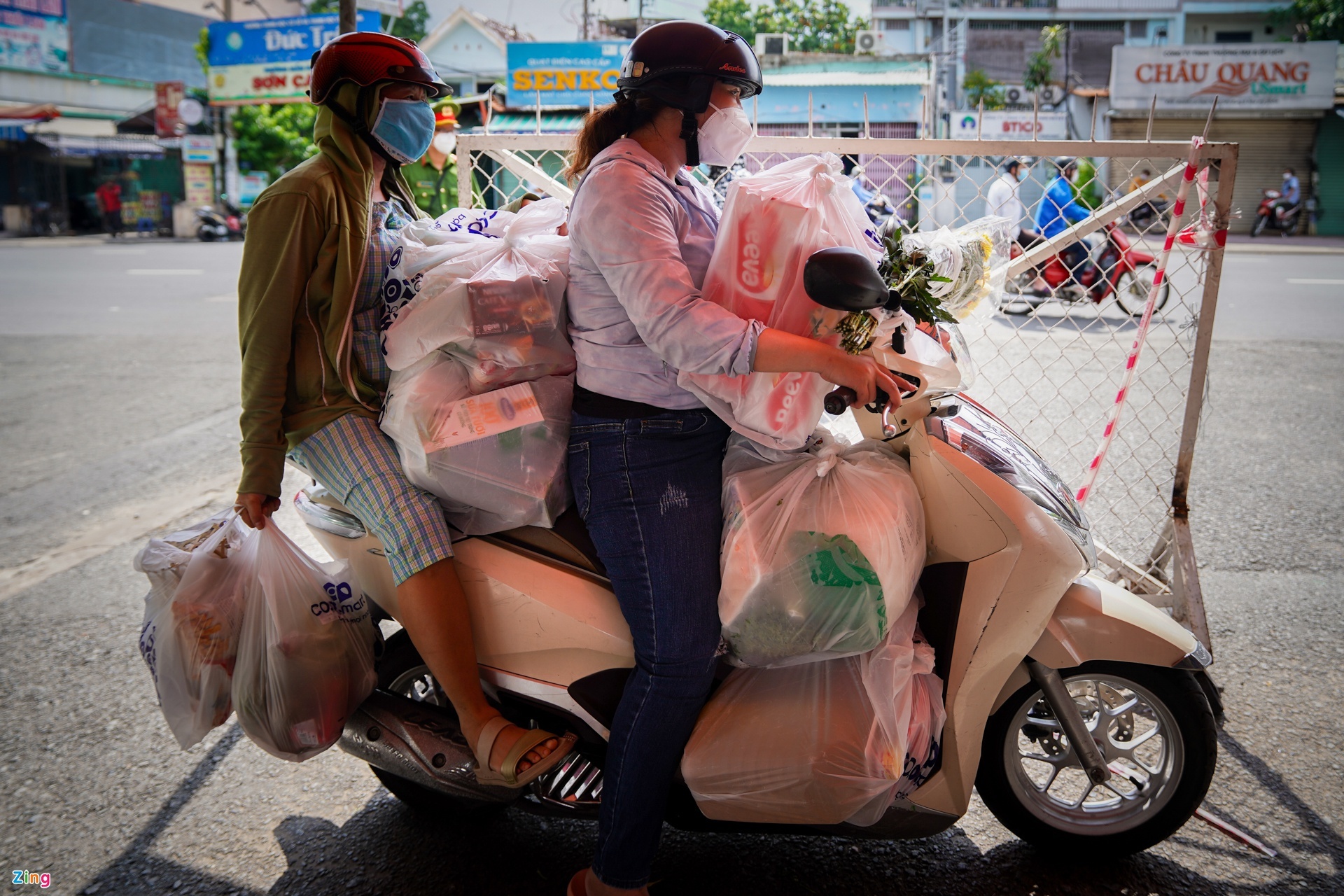 sieu thi boi roi cung ung hang hoa anh 1