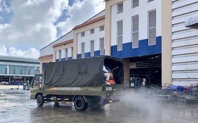 Cho Binh Dien se trung chuyen 150 tan hang ve TP.HCM moi ngay hinh anh